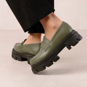 ALOHAS Olive Green Chunky Sole Lace-Up Loafers Tb.490 Rife Forest Green Leather Sneakers | ALOHAS main image 2